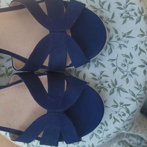 American eagle wedges blue size 12 - Picture 6 of 7